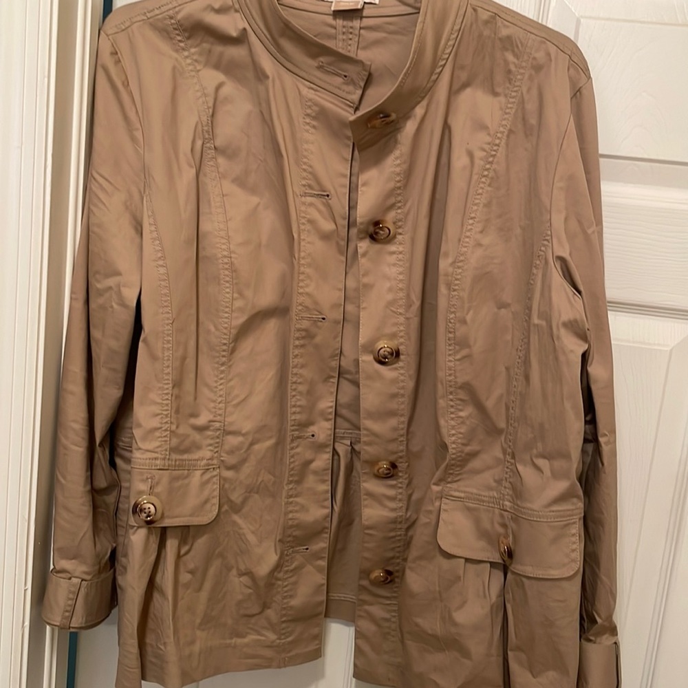 Classic Michael Kors jacket. Please check the detail on this piece.